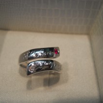 Anello contrarié