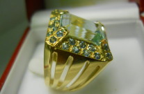 Anello oro giallo e acqua marina