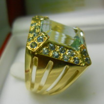 Anello oro giallo  e acqua  marina