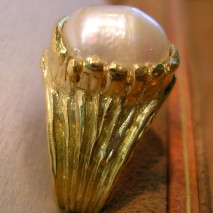 anello oro giallo e perla